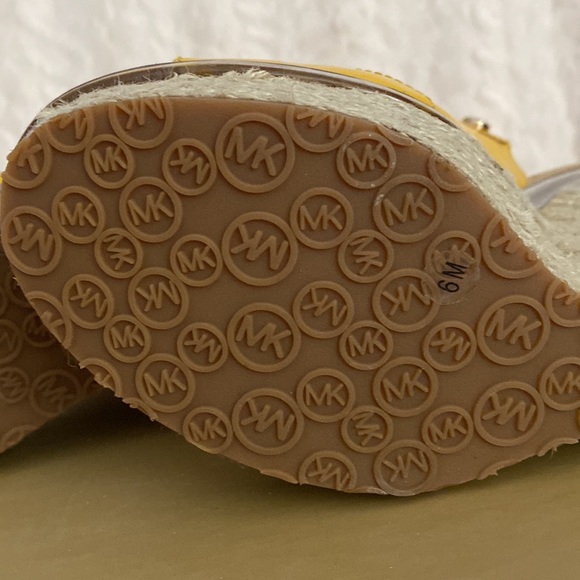 Michael Kors Montgomery Sling - Picture 4 of 7